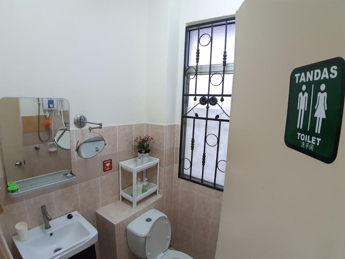 E&A Homestay Klia/ Sepang/ Nilai Exterior foto
